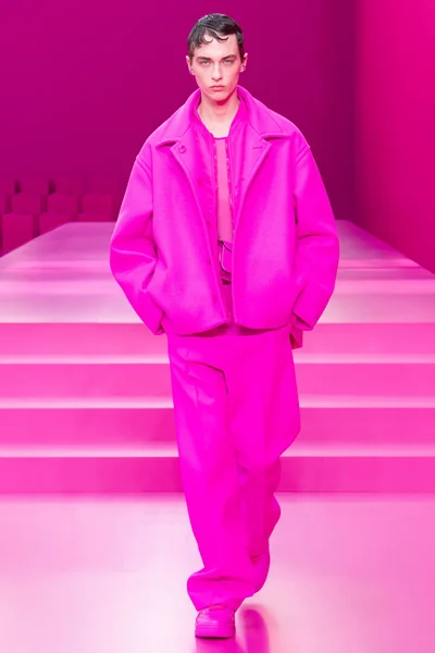Look 17